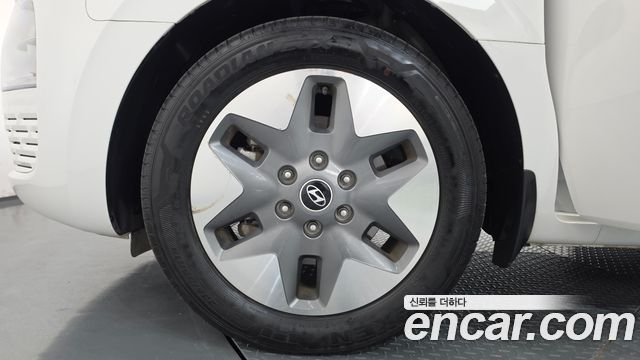 Hyundai Staria 2025 — photo 5