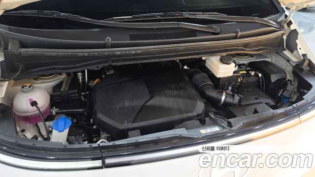 Hyundai Staria 2025 — photo 6