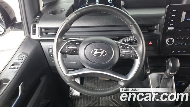Hyundai Staria 2025 — photo 18
