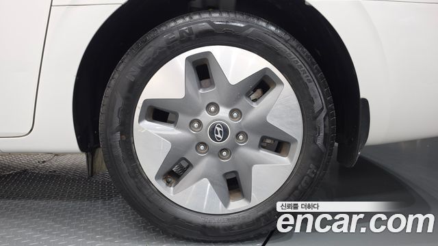 Hyundai Staria 2025 — photo 7