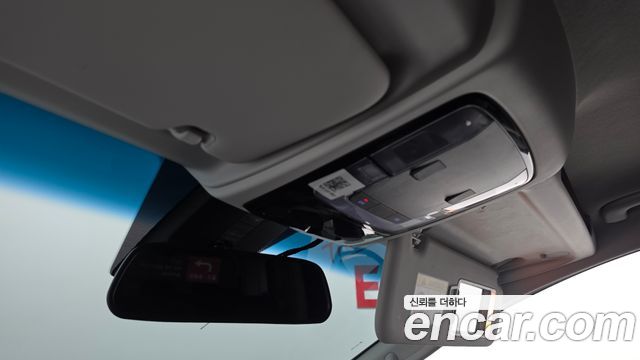 Hyundai Staria 2025 — photo 27