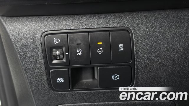 Hyundai Staria 2025 — photo 28