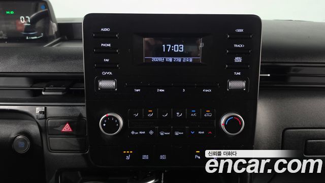 Hyundai Staria 2025 — photo 31