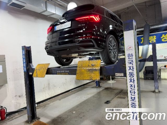 Audi Q3 2023 — photo 2