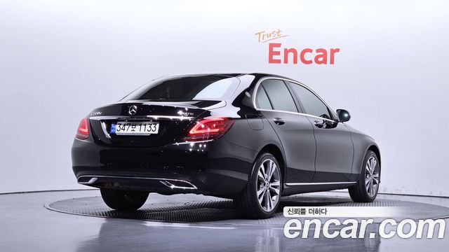 Mercedes-Benz C-Class 2020 — photo 2