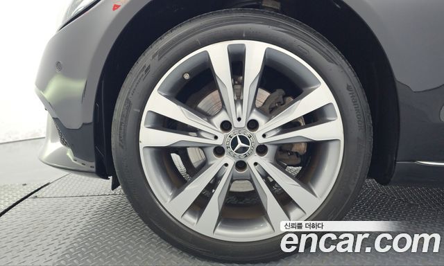 Mercedes-Benz C-Class 2020 — photo 5