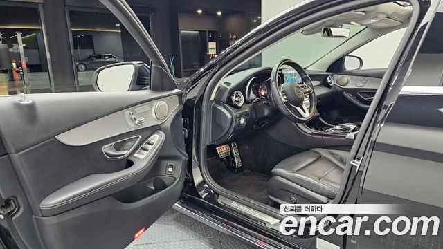 Mercedes-Benz C-Class 2020 — photo 13
