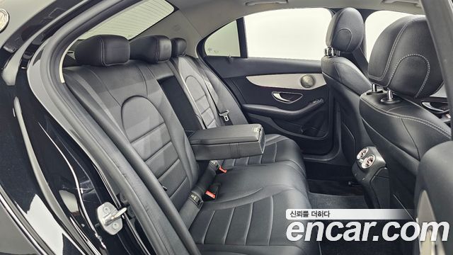 Mercedes-Benz C-Class 2020 — photo 18