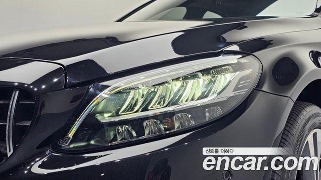 Mercedes-Benz C-Class 2020 — photo 8