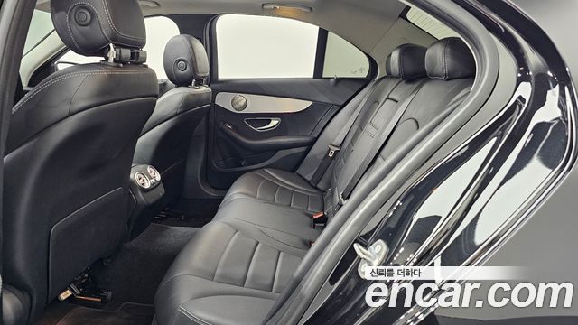 Mercedes-Benz C-Class 2020 — photo 16