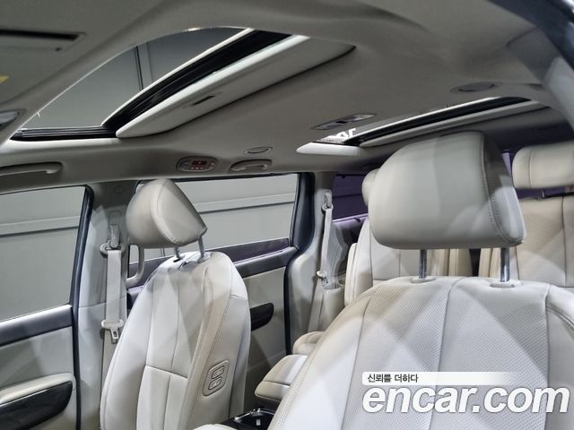 Kia Canival 2018 — photo 9