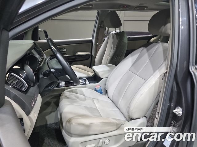 Kia Canival 2018 — photo 13