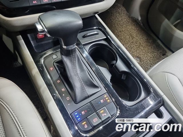 Kia Canival 2018 — photo 15