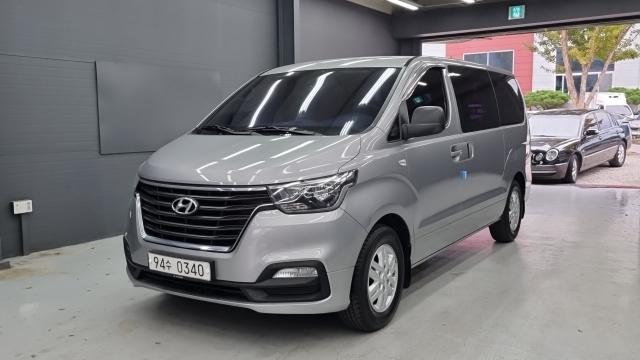 Hyundai Starex 2018 — photo 1