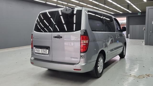 Hyundai Starex 2018 — photo 2