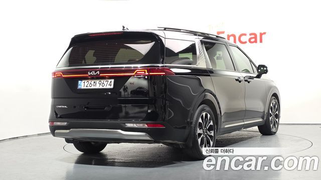Kia Canival 2023 — photo 2