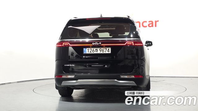 Kia Canival 2023 — photo 4