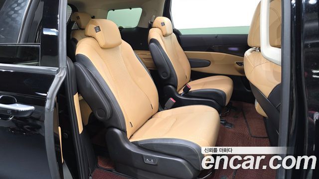 Kia Canival 2023 — photo 18