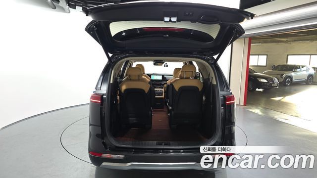 Kia Canival 2023 — photo 26