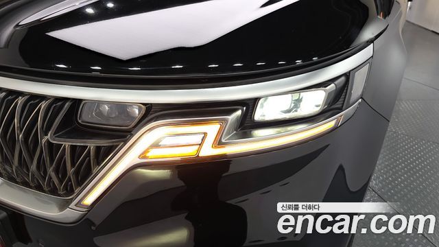 Kia Canival 2023 — photo 8