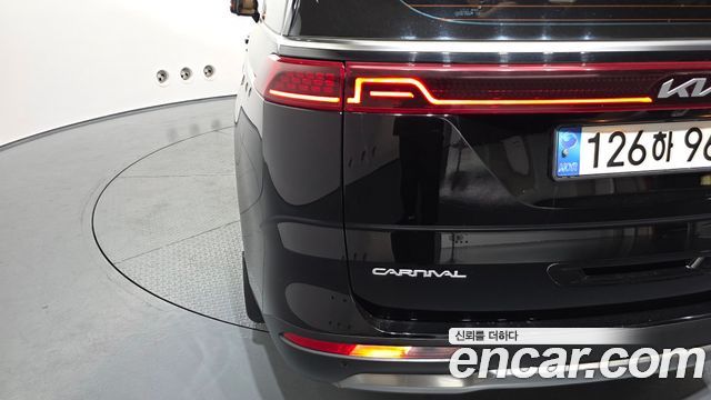Kia Canival 2023 — photo 9