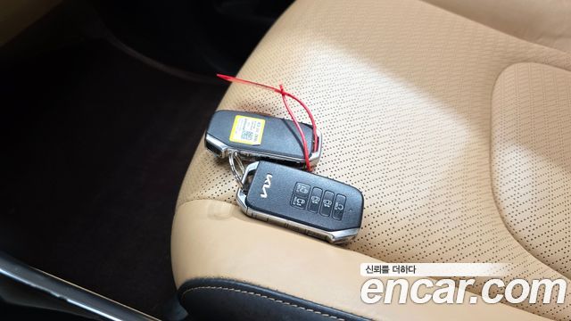 Kia Canival 2023 — photo 16