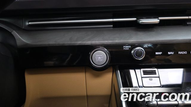 Kia Canival 2023 — photo 30