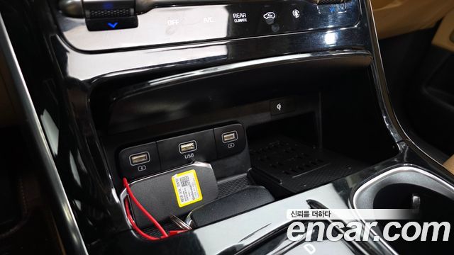 Kia Canival 2023 — photo 32