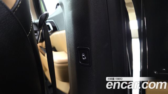 Kia Canival 2023 — photo 35