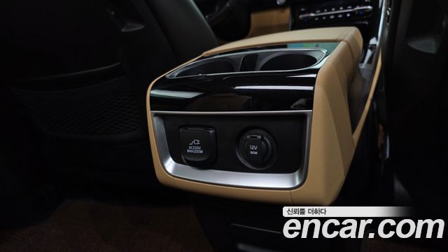 Kia Canival 2023 — photo 38