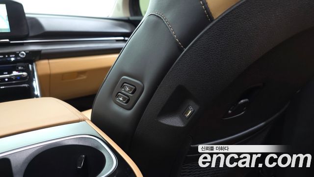 Kia Canival 2023 — photo 39
