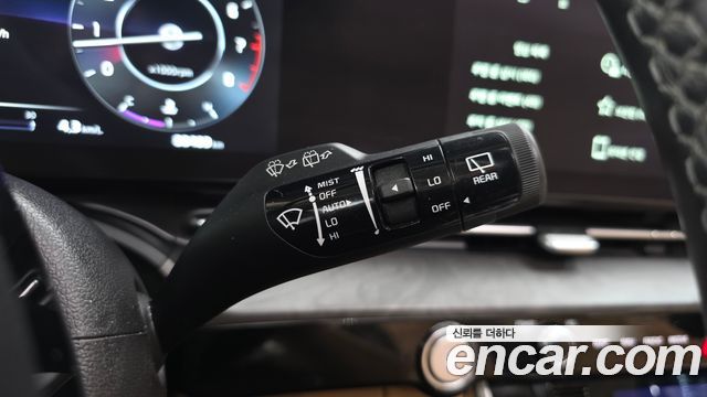 Kia Canival 2023 — photo 42