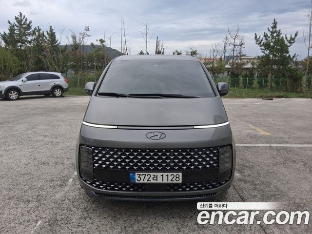 Hyundai Staria 2022 — photo 1