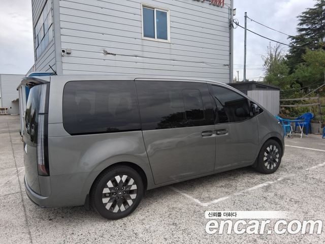 Hyundai Staria 2022 — photo 2