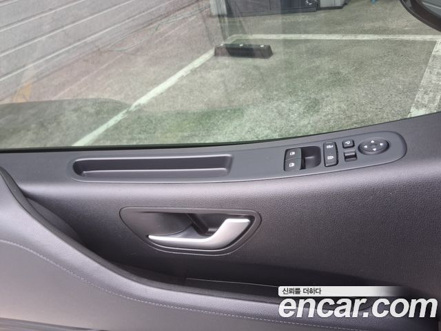 Hyundai Staria 2022 — photo 10