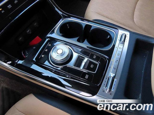 Kia Canival 2023 — photo 9