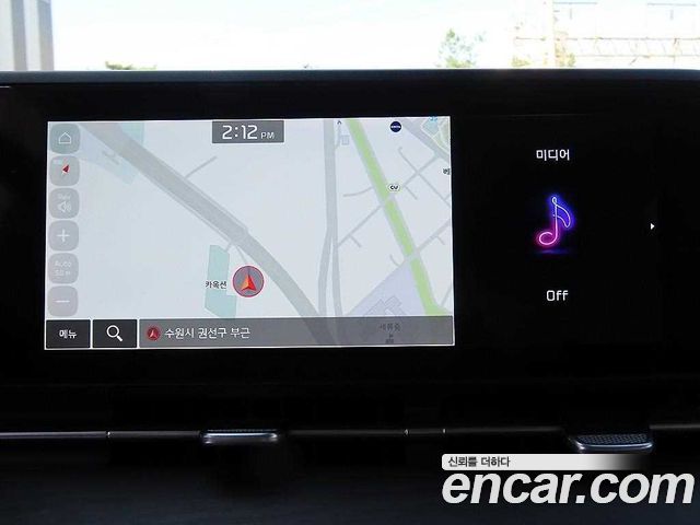 Kia Canival 2023 — photo 15