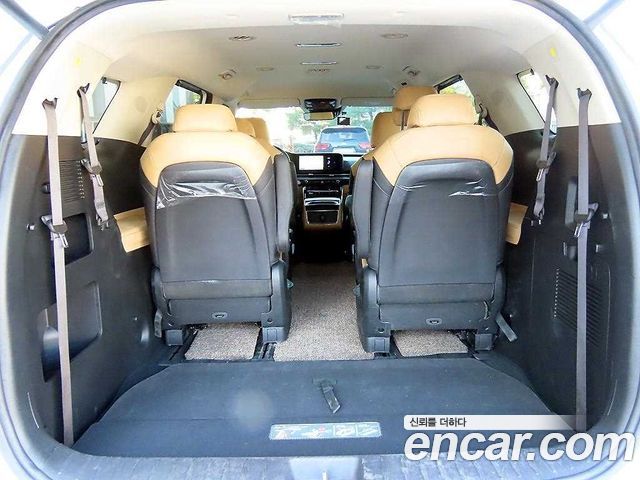 Kia Canival 2023 — photo 18