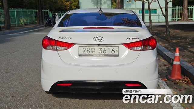 Hyundai AVANTE 2012 — photo 4