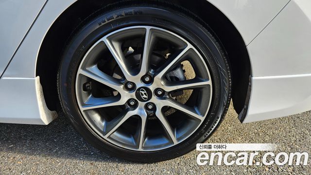 Hyundai AVANTE 2012 — photo 5