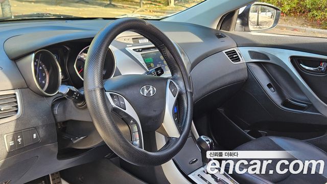 Hyundai AVANTE 2012 — photo 7