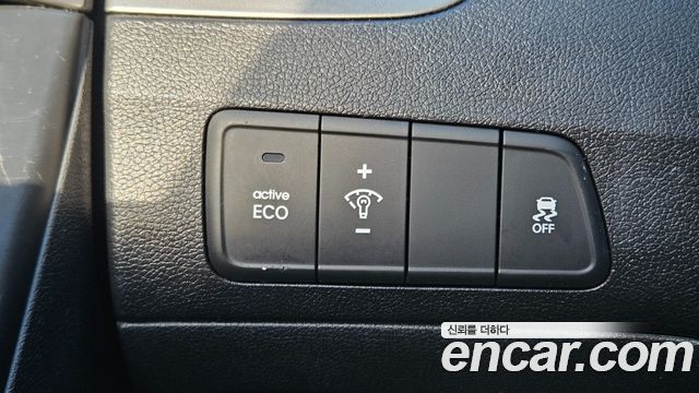 Hyundai AVANTE 2012 — photo 18