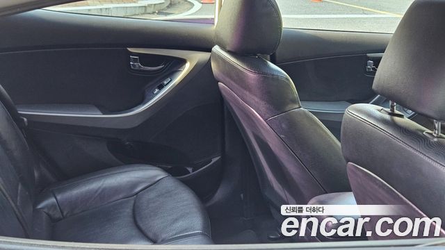Hyundai AVANTE 2012 — photo 19