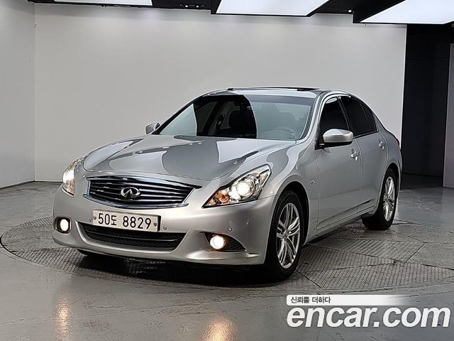 Infiniti G 2011 — photo 1