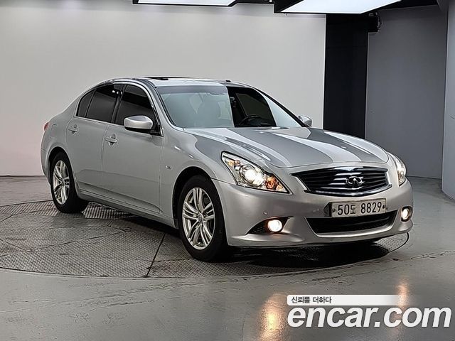 Infiniti G 2011 — photo 2