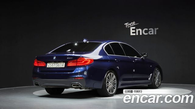 BMW 5-Series 2020 — photo 2