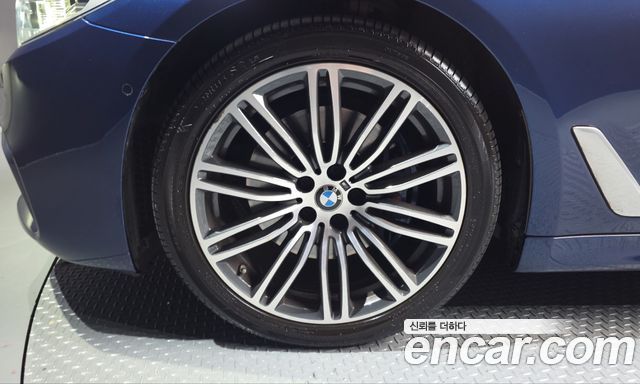 BMW 5-Series 2020 — photo 5