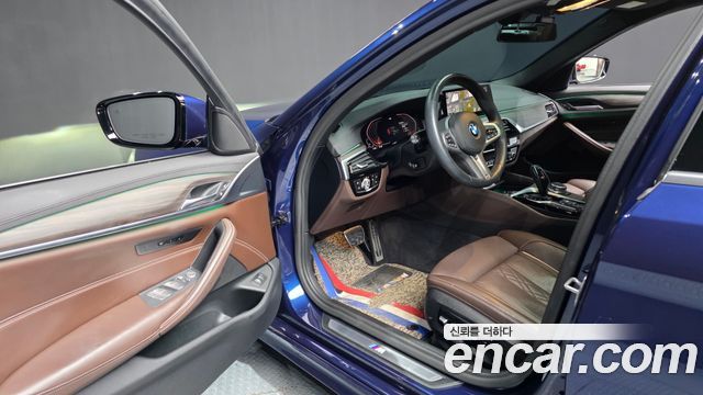 BMW 5-Series 2020 — photo 13