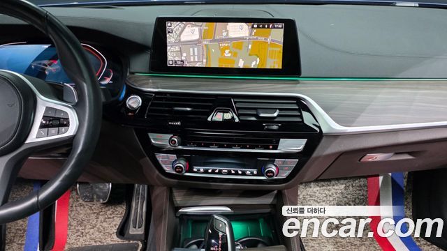 BMW 5-Series 2020 — photo 20