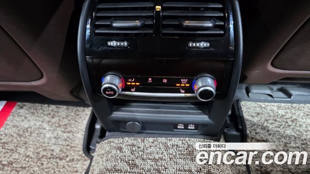 BMW 5-Series 2020 — photo 25